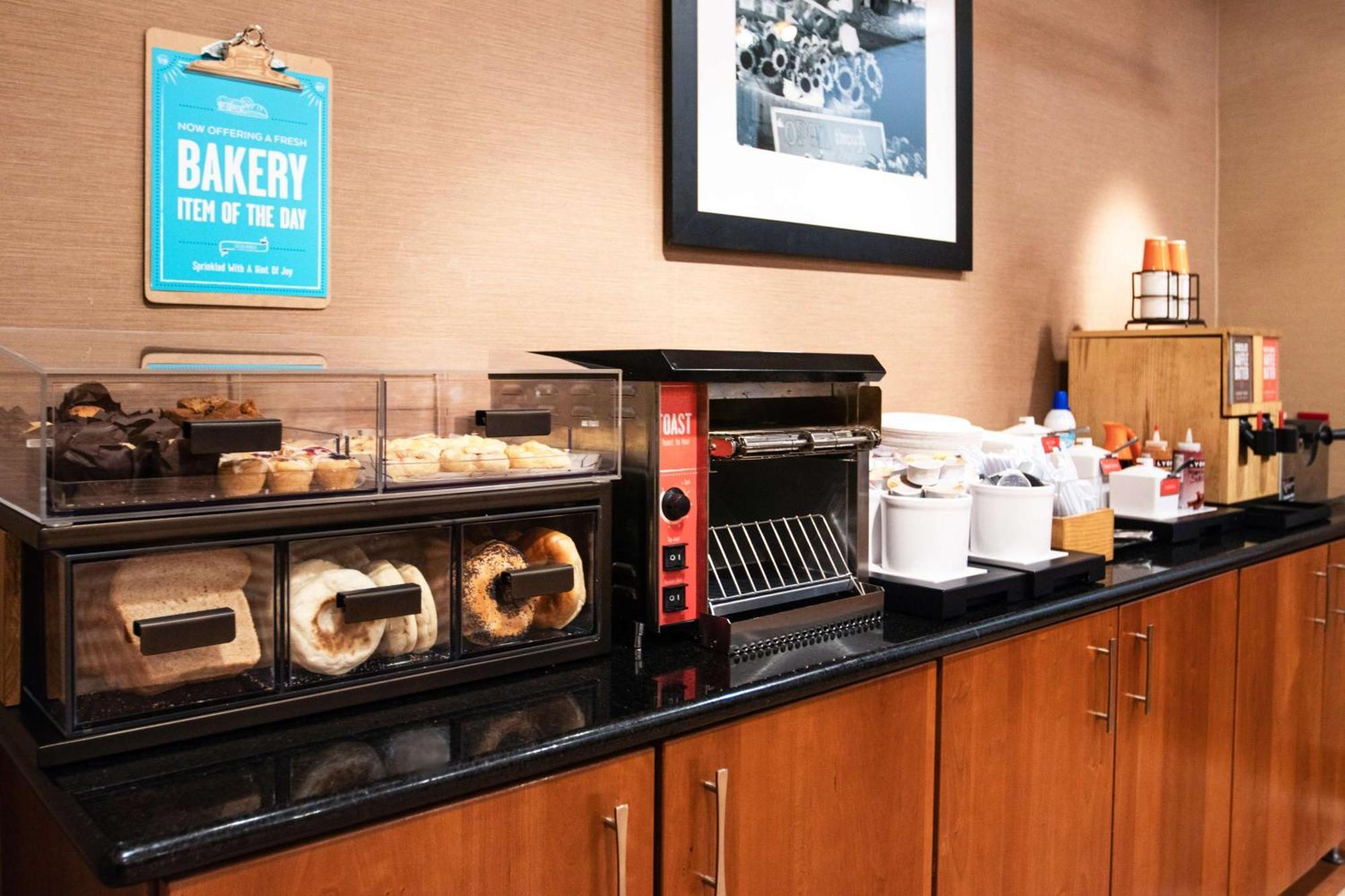 Hampton Inn Gloucester Luaran gambar